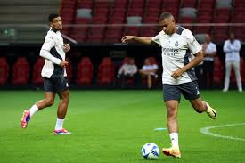 主优化词：塞维利亚客场几百强敌，表现出色